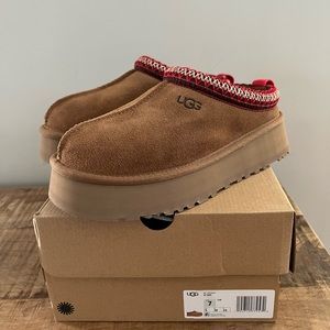 UGG Tazz Platform Size 7